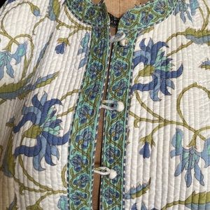 Reversible cotton quilted jacket reversible  med to large town coat